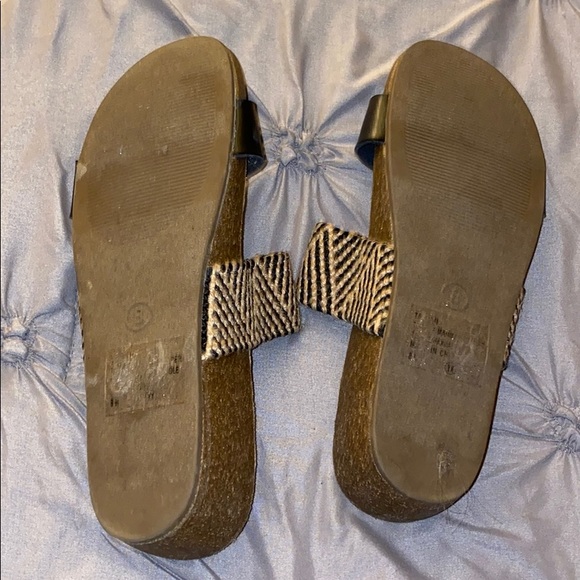 Sandals - Picture 4 of 4